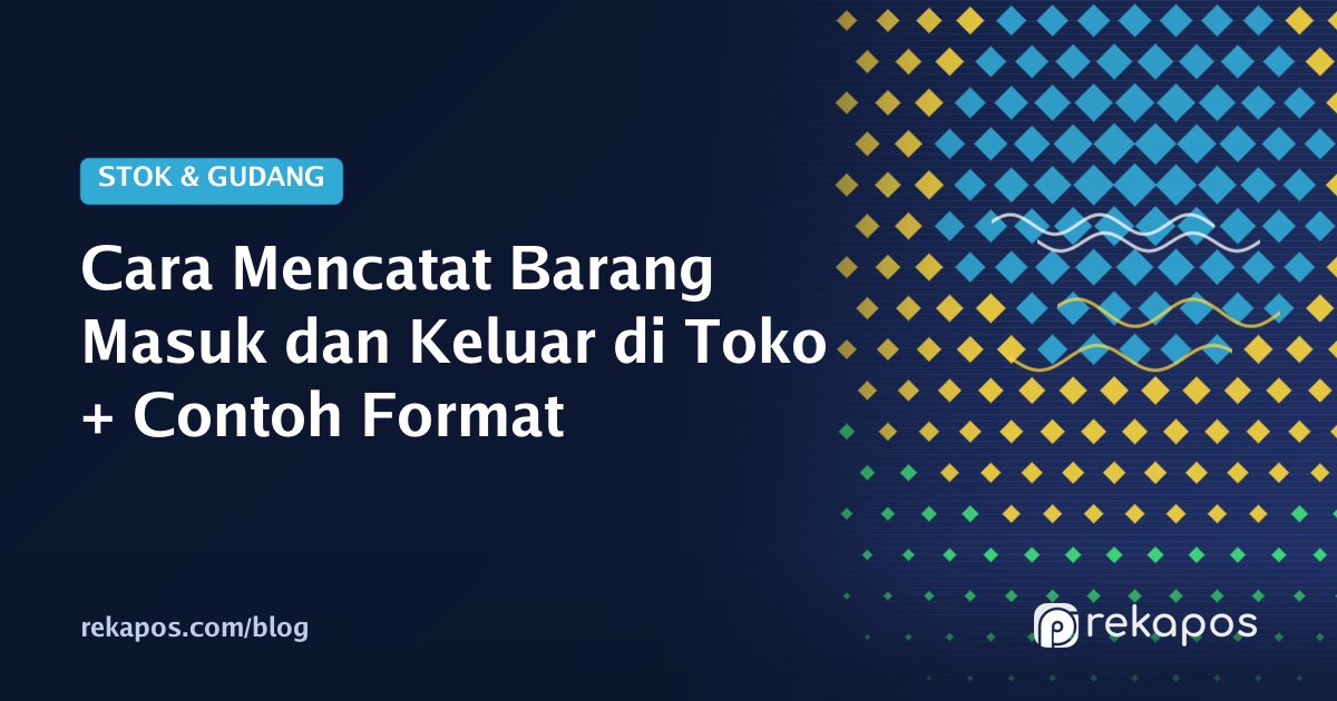 Pemilik toko melakukan cara mencatat barang masuk dan keluar sambil mengecek kardus kiriman supplier