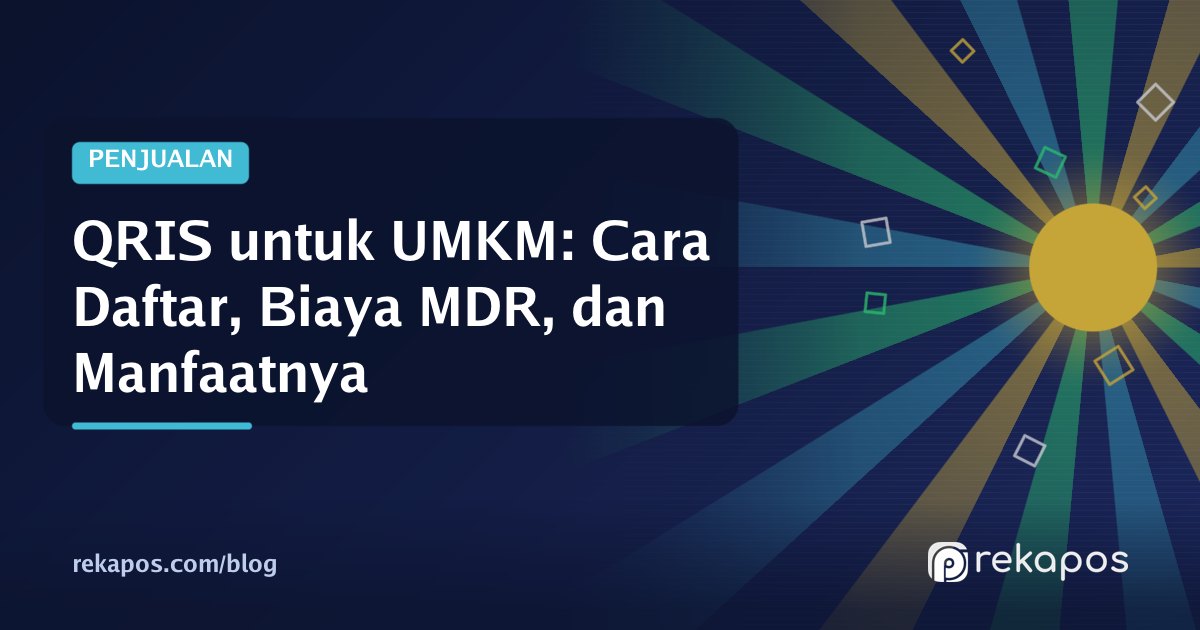 Pemilik warung menunjukkan stiker QRIS untuk UMKM di meja kasir sementara pembeli memindai kode dengan ponsel